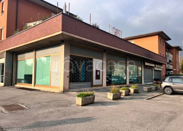 negozio in vendita a Bovezzo
