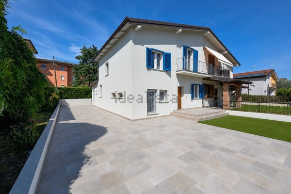 casa indipendente in vendita a Bovezzo in zona Conicchio