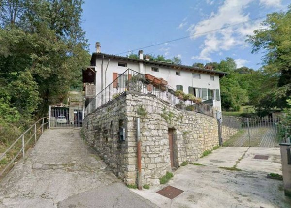 casa indipendente in vendita a Bovezzo in zona Conicchio