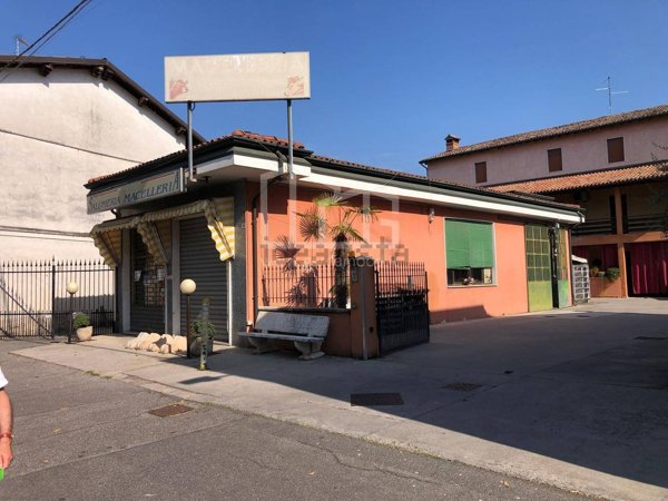negozio in vendita a Brandico