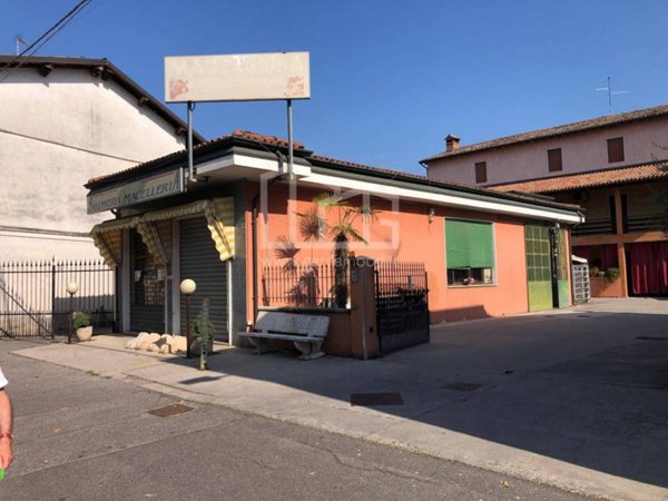 negozio in vendita a Brandico