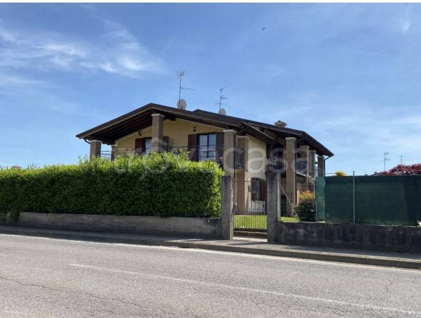 casa indipendente in vendita a Brandico