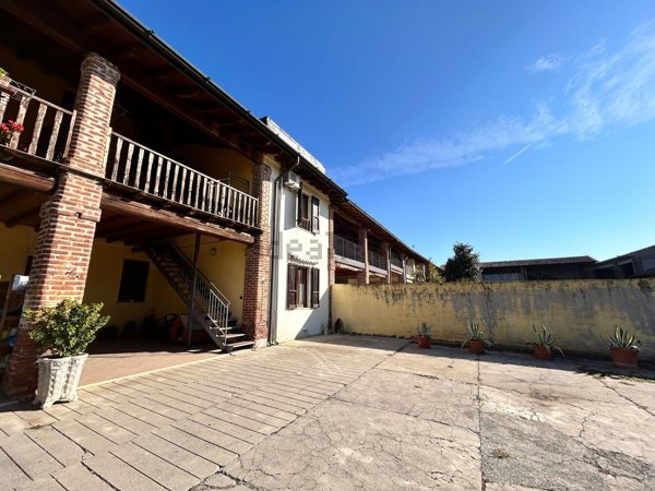 appartamento in vendita a Brandico in zona Castelgonelle