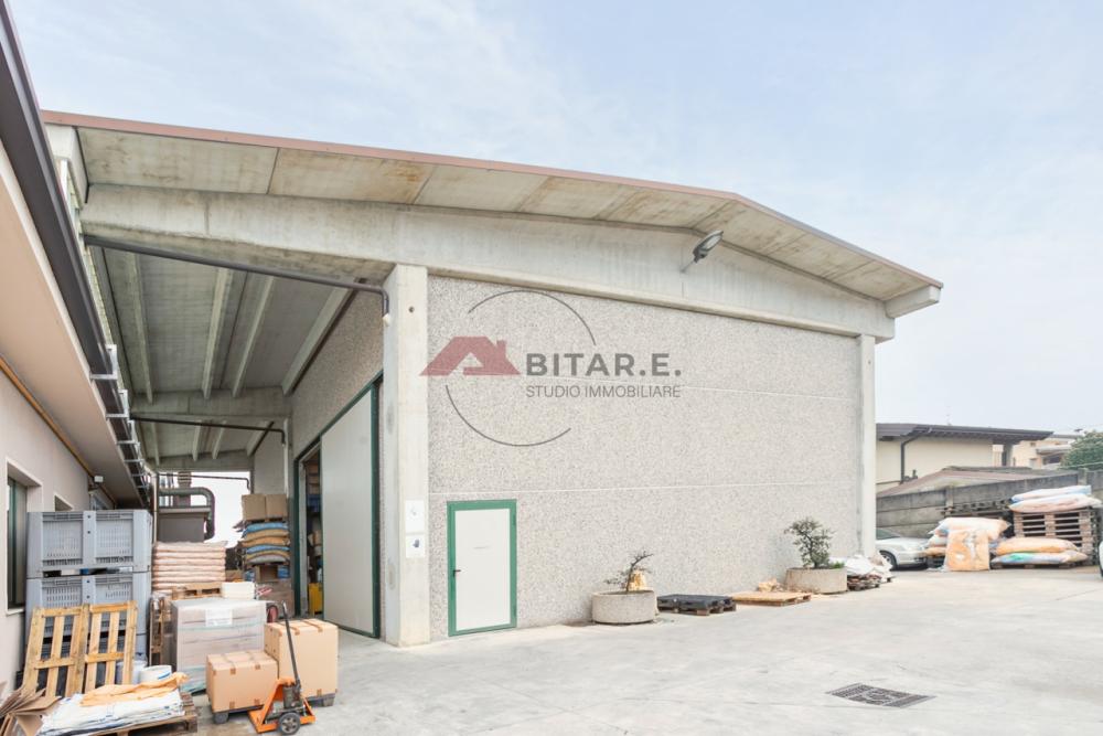 locale di sgombero in vendita a Brandico