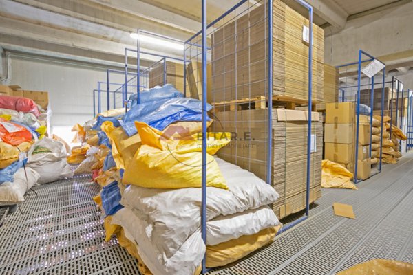 locale di sgombero in vendita a Brandico