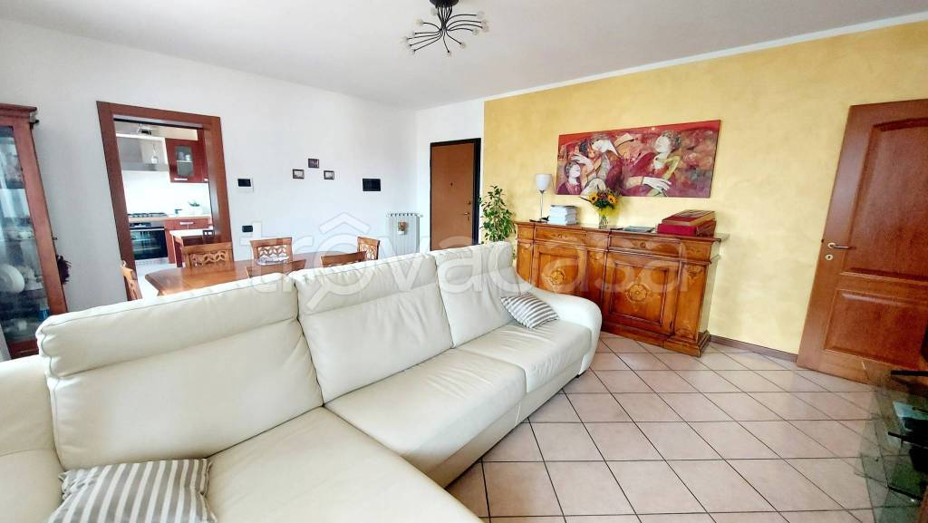 appartamento in vendita a Breno