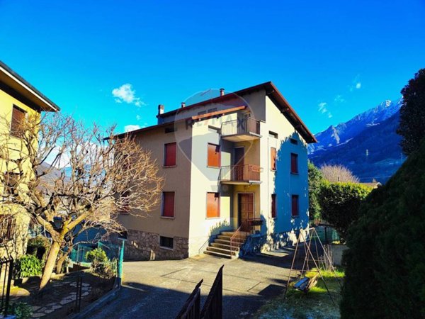 casa indipendente in vendita a Breno