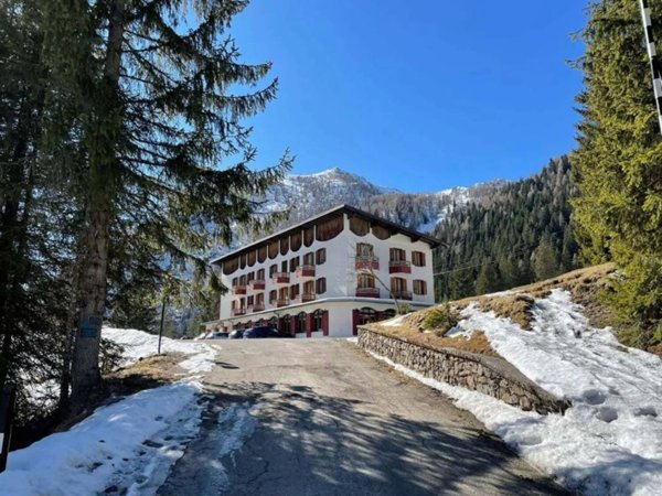 intera palazzina in vendita a Breno
