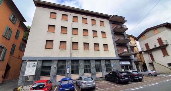 negozio in vendita a Breno