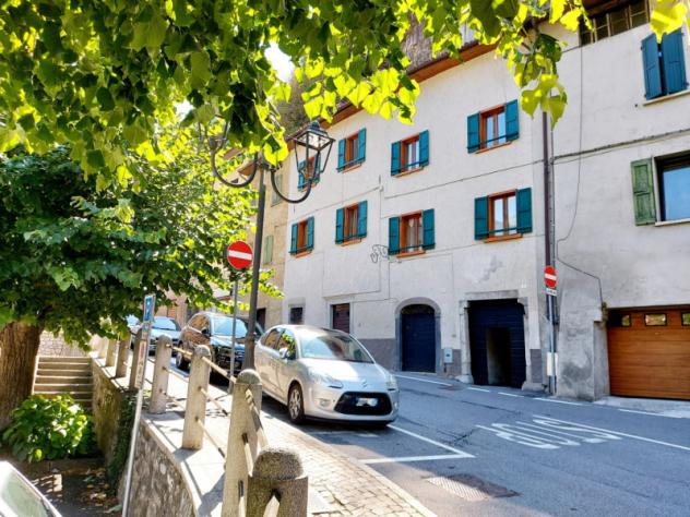 casa indipendente in vendita a Breno