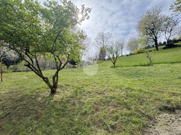 terreno agricolo in vendita a Breno in zona Mezzarro