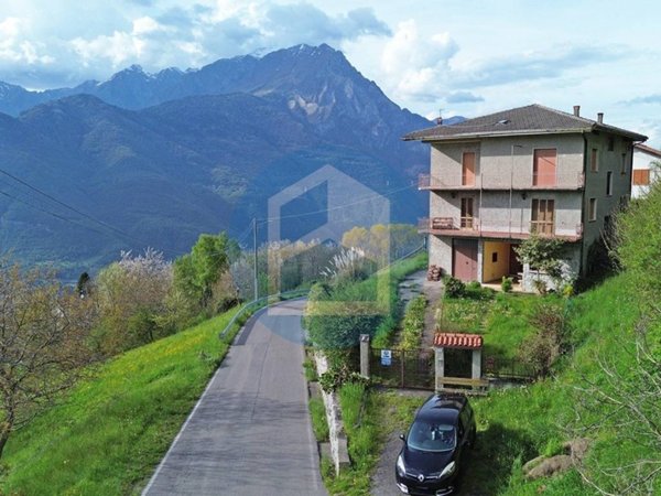 casa indipendente in vendita a Breno in zona Astrio