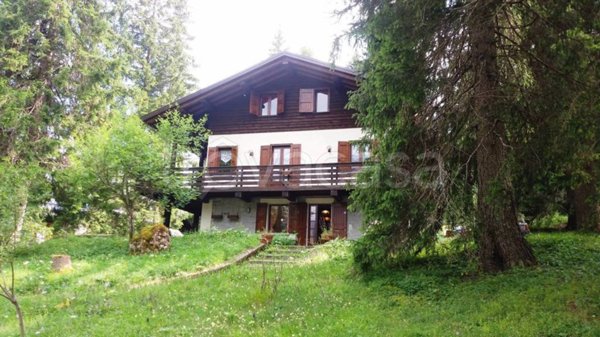 casa indipendente in vendita a Breno