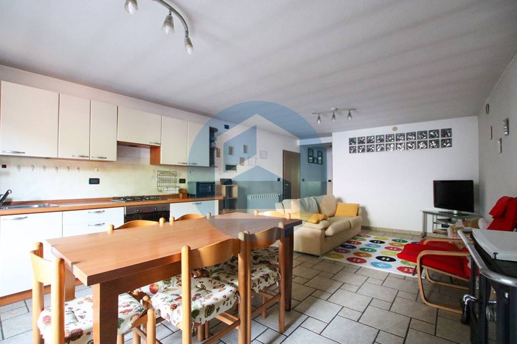 appartamento in vendita a Breno