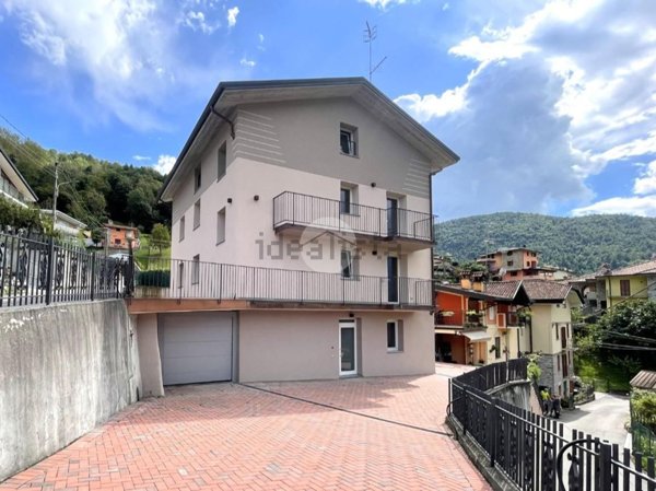 casa indipendente in vendita a Breno in zona Pescarzo
