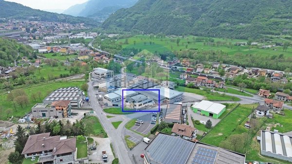 locale di sgombero in vendita a Breno