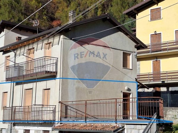 appartamento in vendita a Breno in zona Astrio