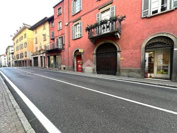 negozio in vendita a Breno