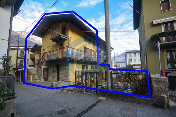 casa semindipendente in vendita a Breno