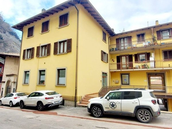 ufficio in vendita a Breno