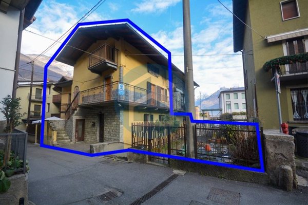 casa indipendente in vendita a Breno