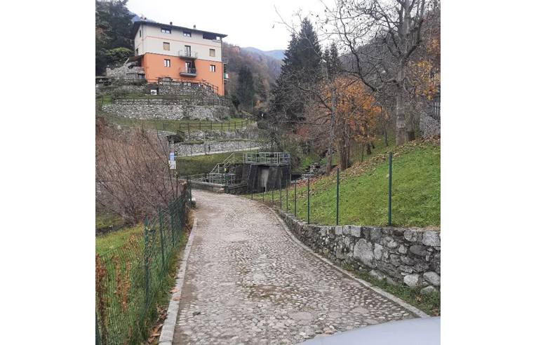 casa indipendente in vendita a Breno