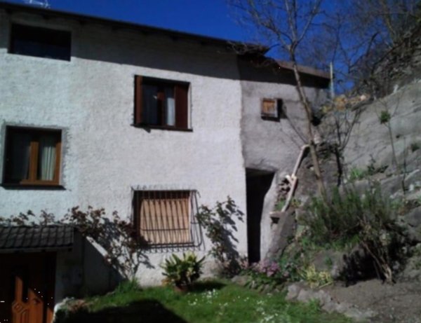 terreno edificabile in vendita a Breno in zona Mezzarro