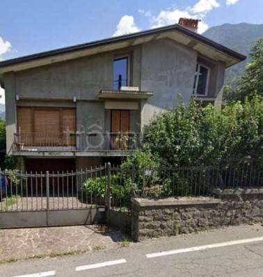 casa indipendente in vendita a Breno