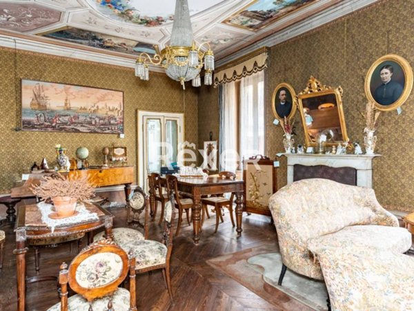 intera palazzina in vendita a Breno