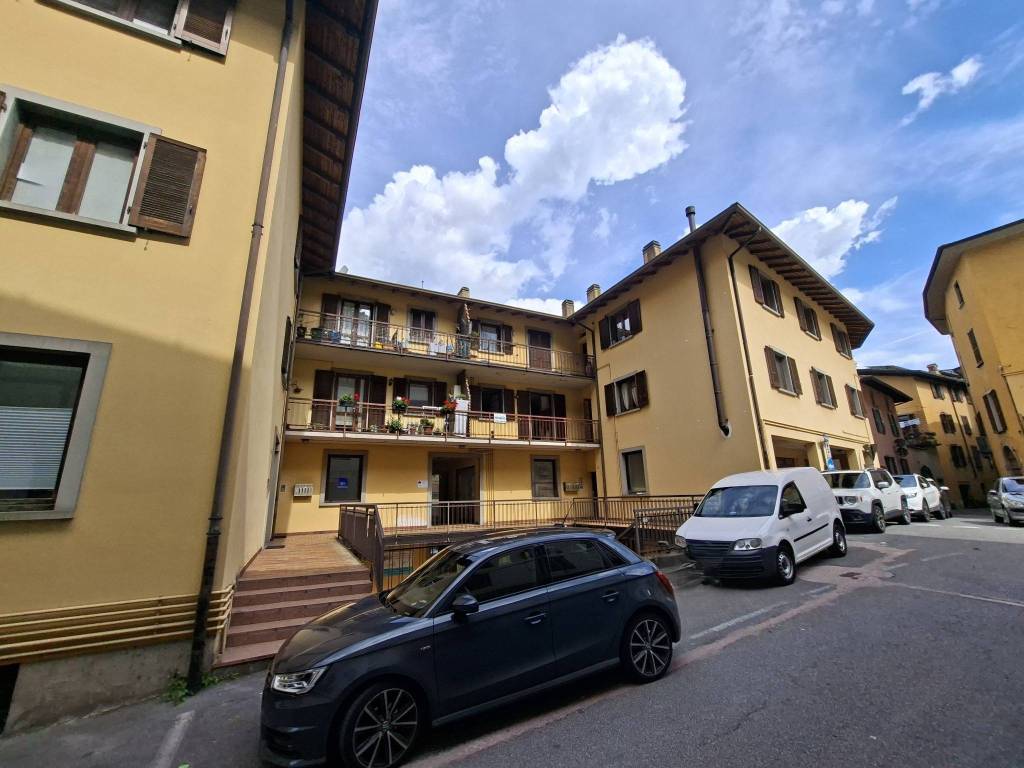 appartamento in vendita a Breno
