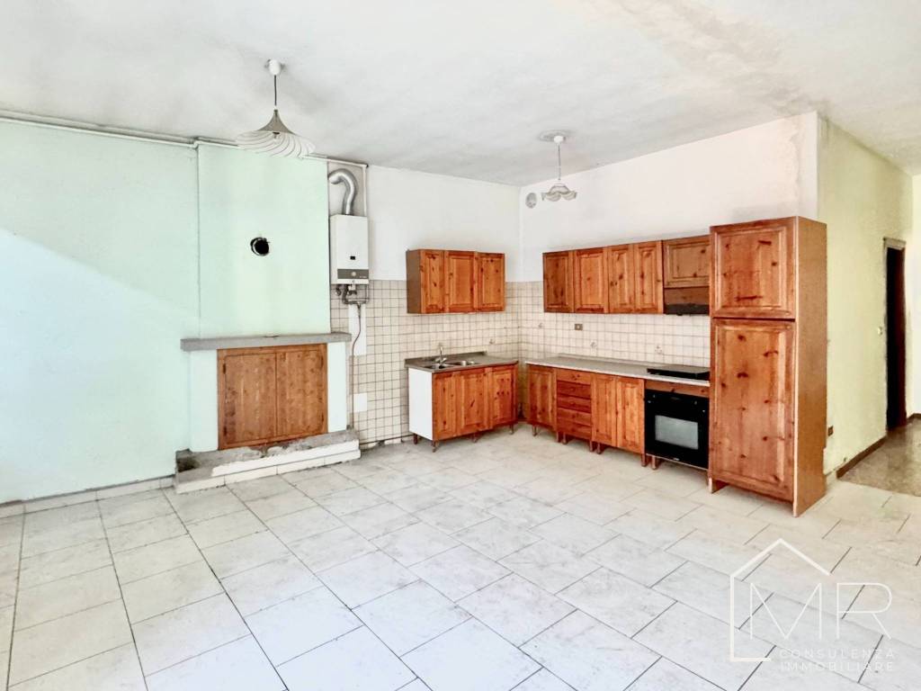 appartamento in vendita a Breno in zona Pescarzo
