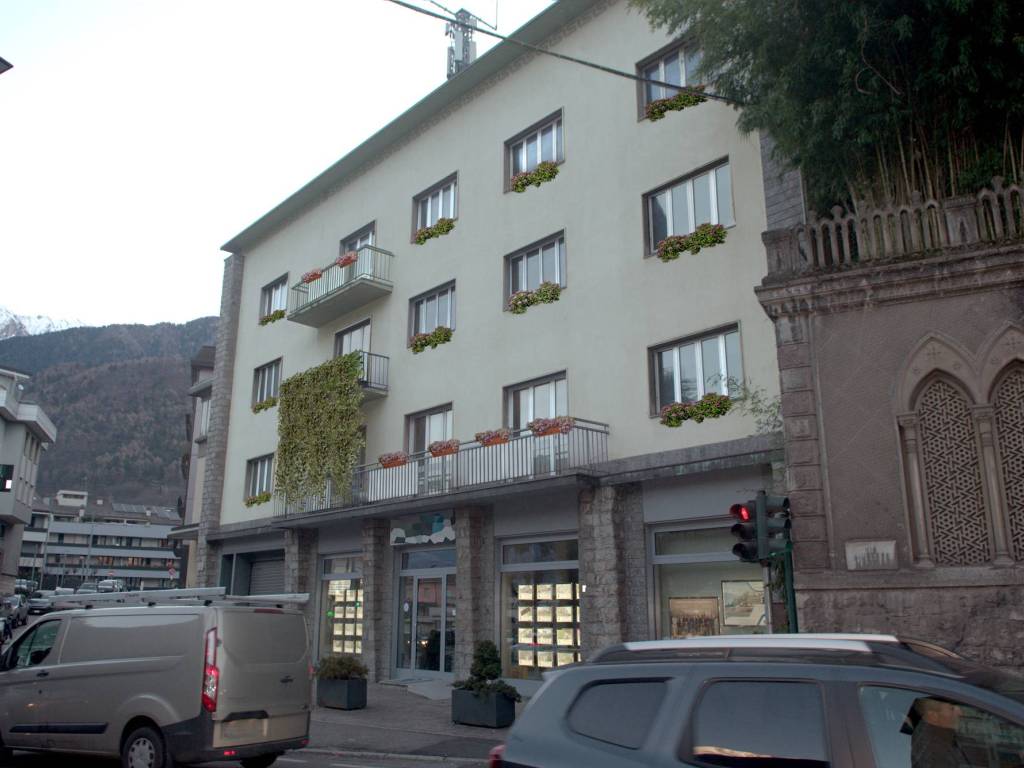 appartamento in vendita a Breno in zona Pescarzo