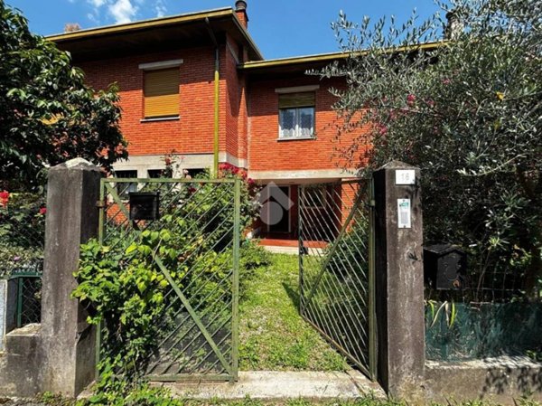 casa indipendente in vendita a Breno in zona Pescarzo