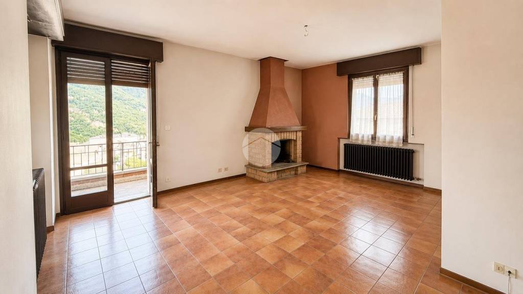 appartamento in vendita a Breno in zona Pescarzo
