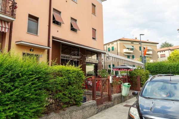 negozio in vendita a Brescia in zona Quartiere Primo Maggio
