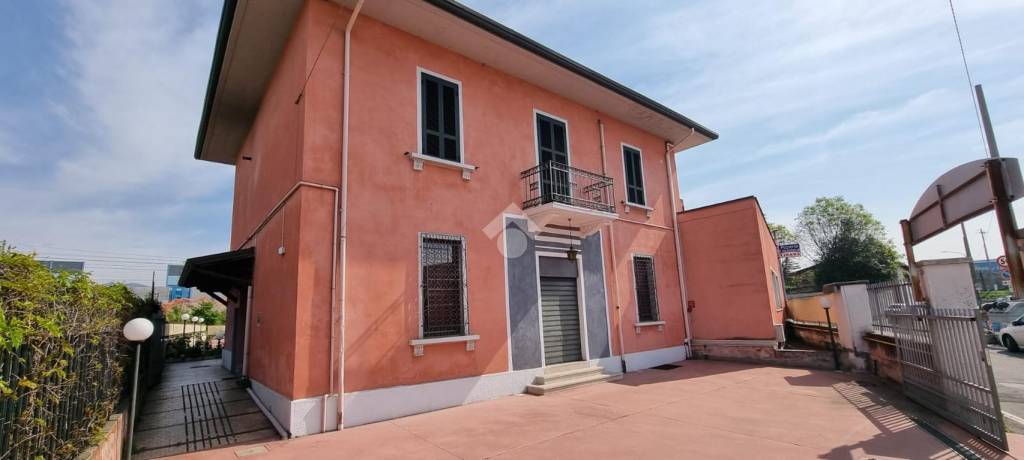 appartamento in vendita a Brescia in zona Villaggio Violino