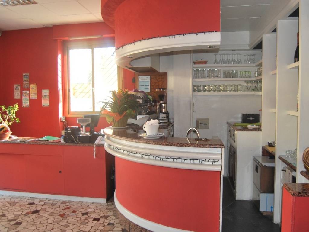 negozio in vendita a Brescia in zona Volta
