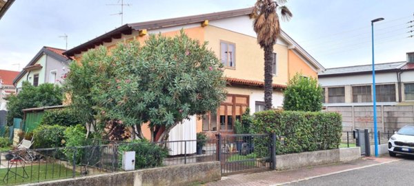 casa indipendente in vendita a Brescia in zona Villaggio Prealpino