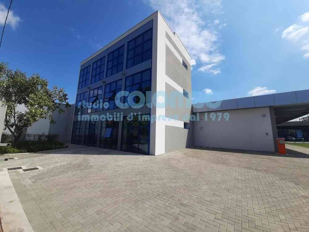 locale commerciale in vendita a Brescia in zona Volta