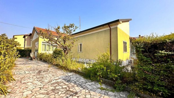 casa indipendente in vendita a Brescia in zona Urago/Mella