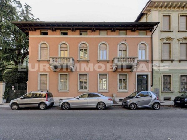 intera palazzina in vendita a Brescia in zona Borgo Trento