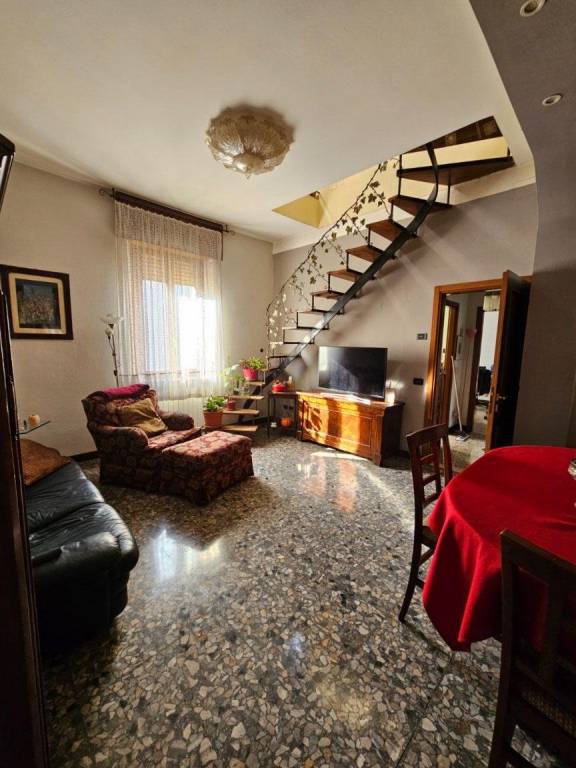 casa indipendente in vendita a Brescia in zona Lamarmora