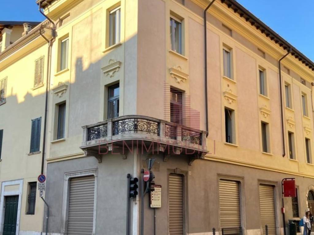 locale commerciale in vendita a Brescia in zona Centro Storico