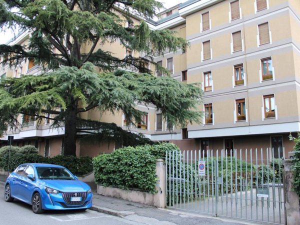 appartamento in vendita a Brescia in zona Crocifissa di Rosa