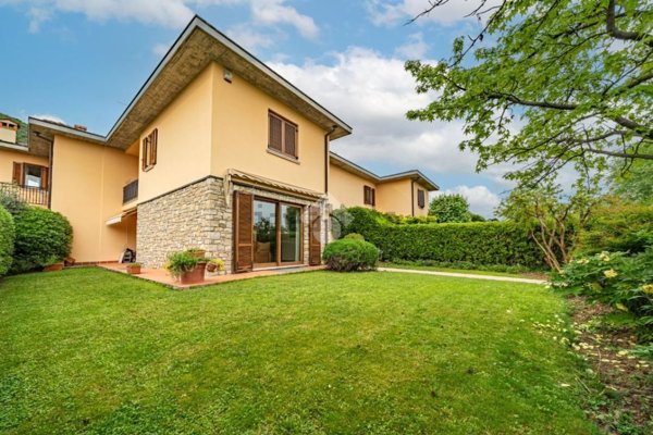 casa indipendente in vendita a Brescia in zona Caionvico