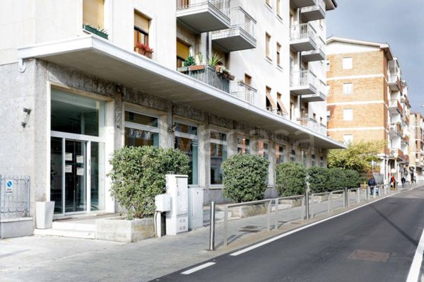 negozio in vendita a Brescia in zona Volta