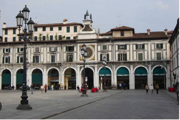 appartamento in vendita a Brescia in zona Porta Venezia