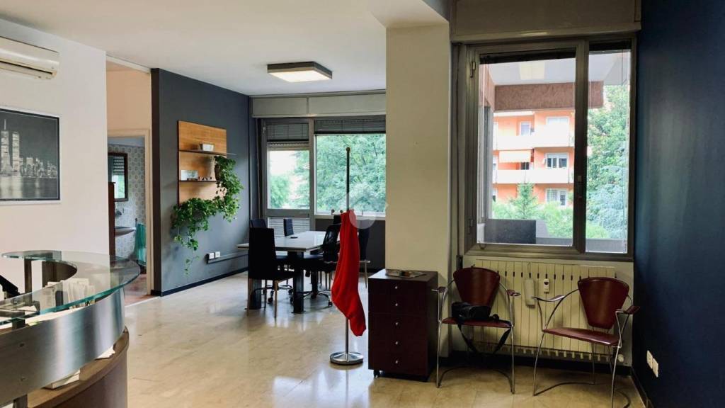 ufficio in vendita a Brescia in zona Lamarmora