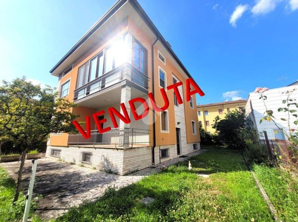 casa indipendente in vendita a Brescia in zona Mompiano