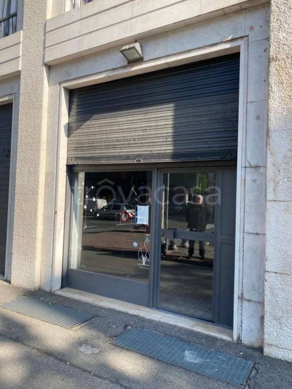 negozio in vendita a Brescia in zona Centro Storico